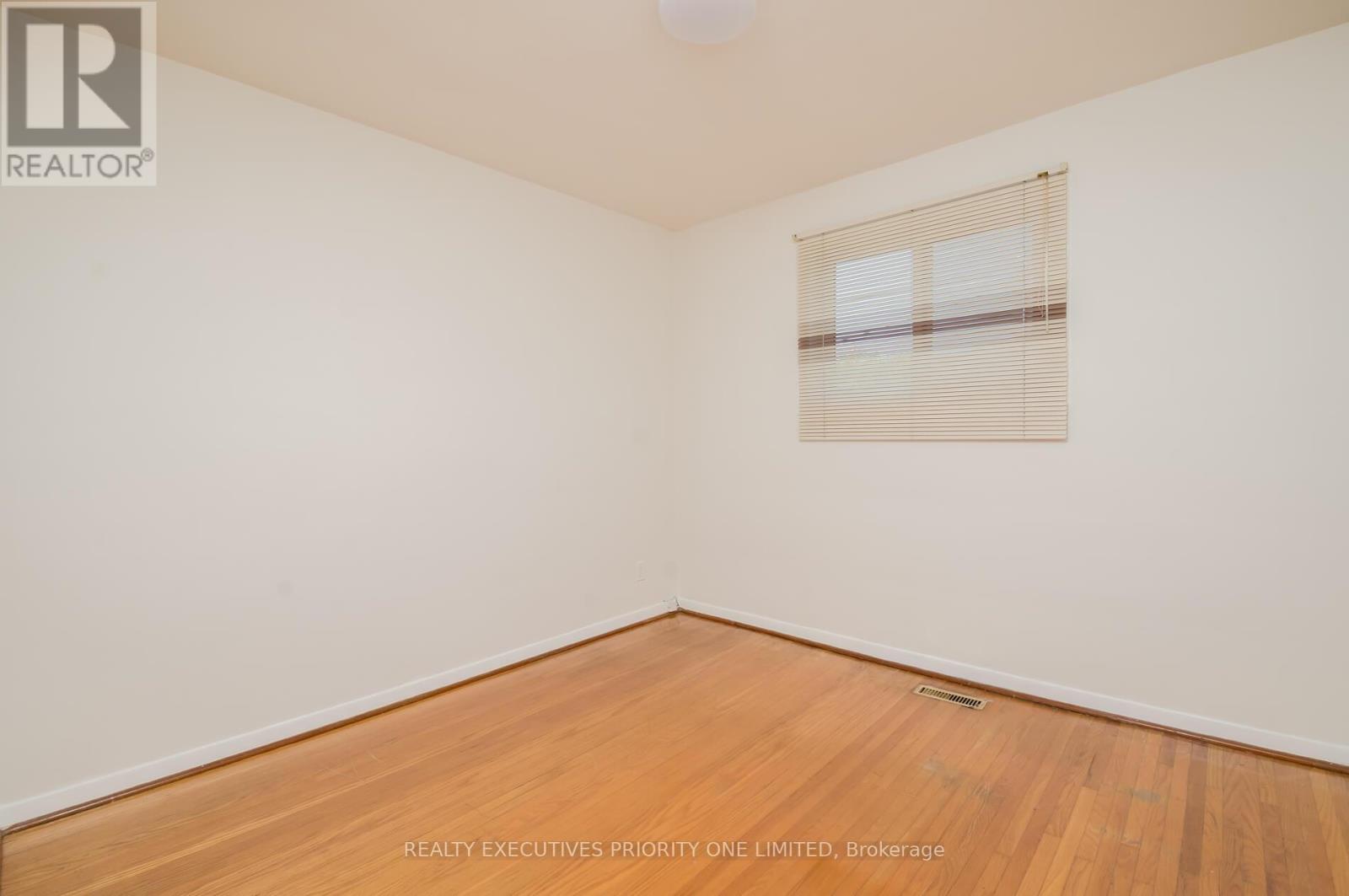 119 Willowridge Road, Toronto, Ontario  M9R 3Z5 - Photo 19 - W12511036