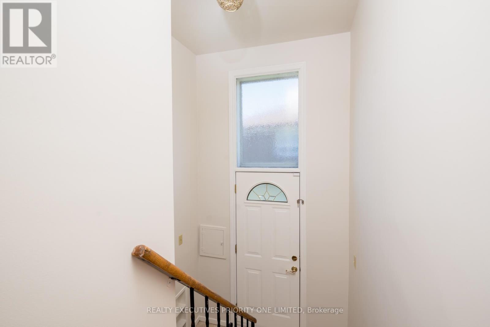 119 Willowridge Road, Toronto, Ontario  M9R 3Z5 - Photo 20 - W12511036