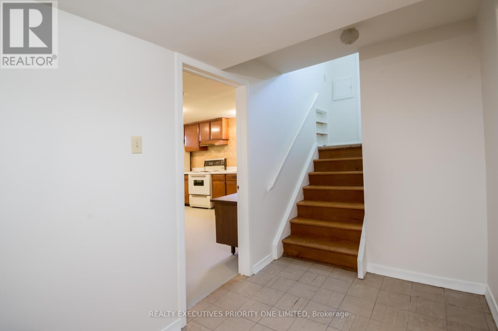 119 Willowridge Road, Toronto, Ontario  M9R 3Z5 - Photo 21 - W12511036