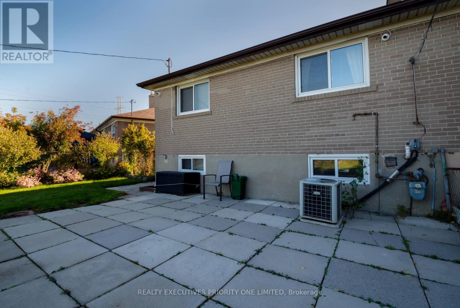 119 Willowridge Road, Toronto, Ontario  M9R 3Z5 - Photo 27 - W12511036