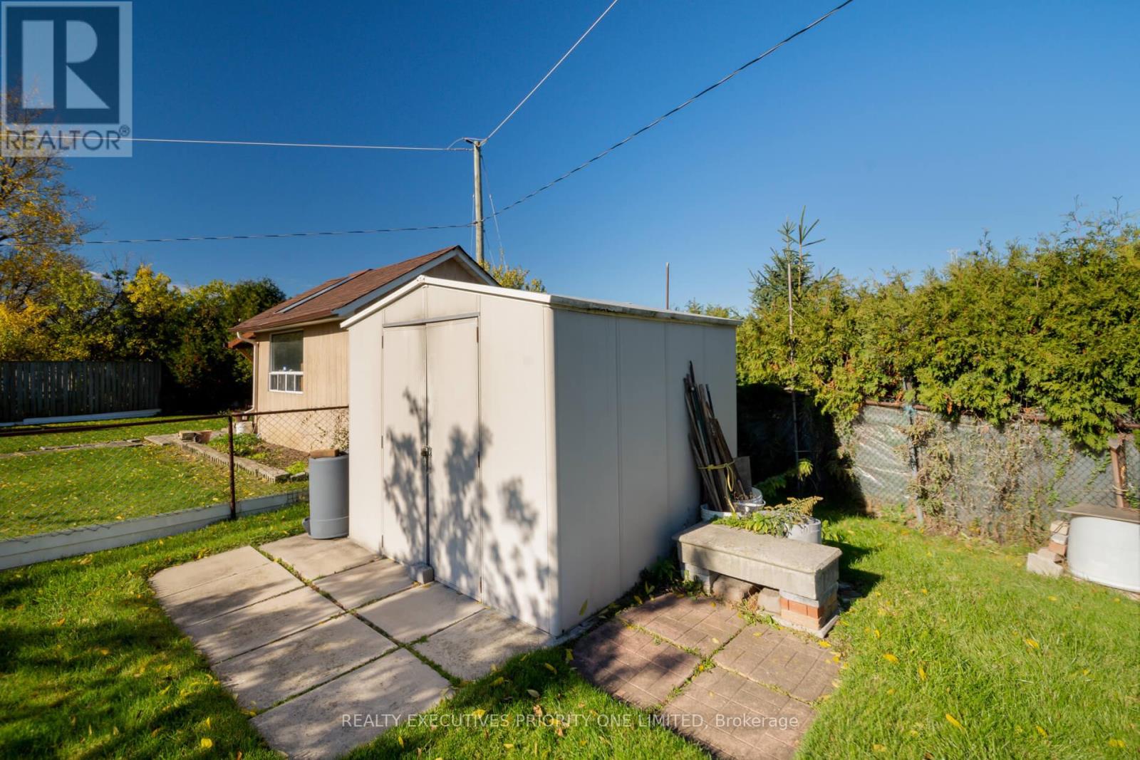 119 Willowridge Road, Toronto, Ontario  M9R 3Z5 - Photo 31 - W12511036