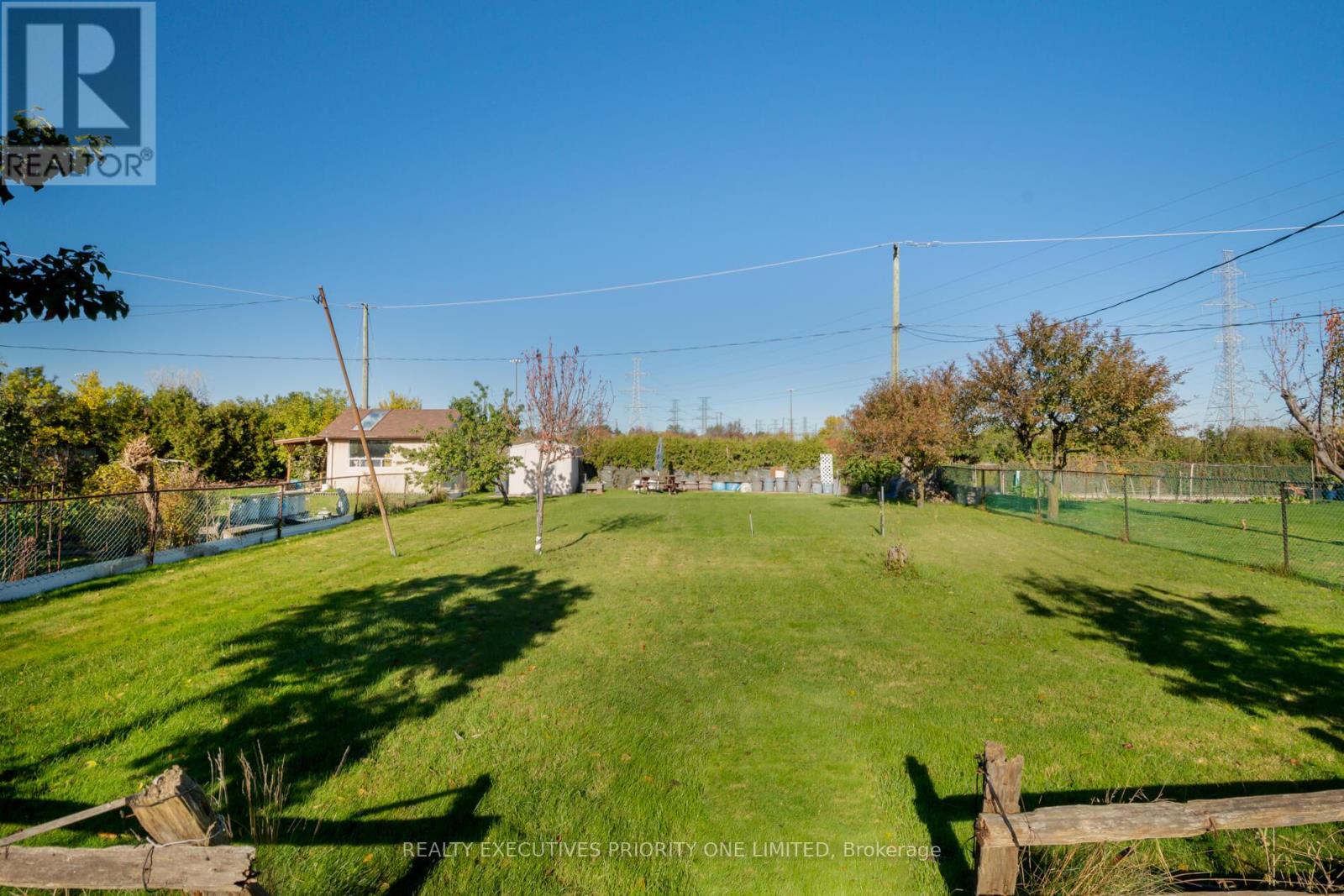 119 Willowridge Road, Toronto, Ontario  M9R 3Z5 - Photo 32 - W12511036