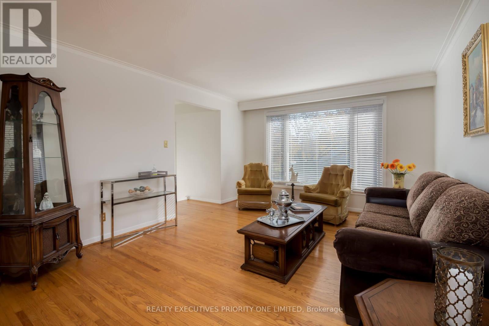 119 Willowridge Road, Toronto, Ontario  M9R 3Z5 - Photo 8 - W12511036