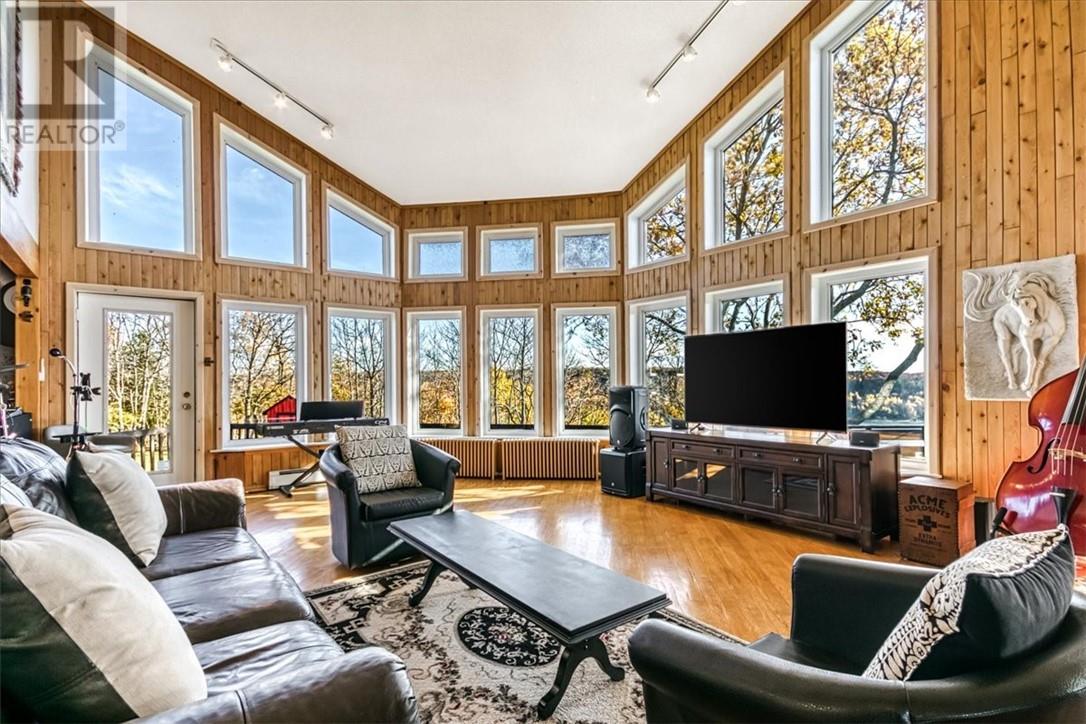 36 Fraser Street, Manitoulin Island, Ontario  P0P 1H0 - Photo 14 - 2125510