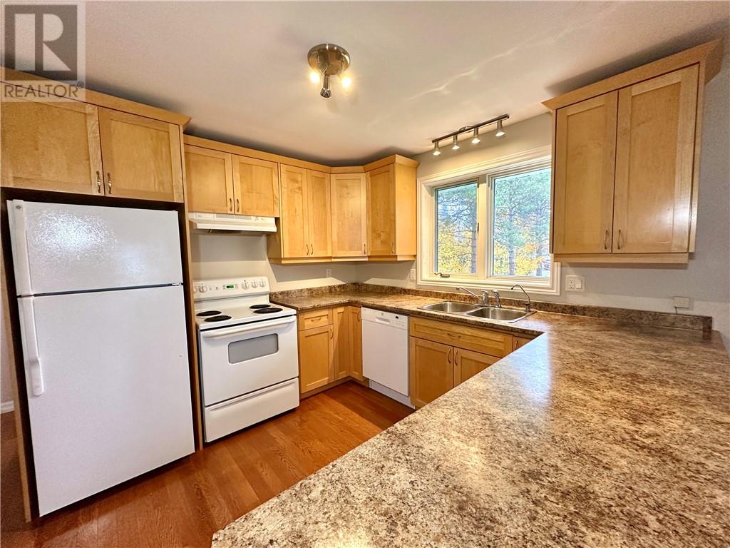 100 Limberlost Lane, Mindemoya, Ontario P0P 1S0 - Photo 10 - 2125506