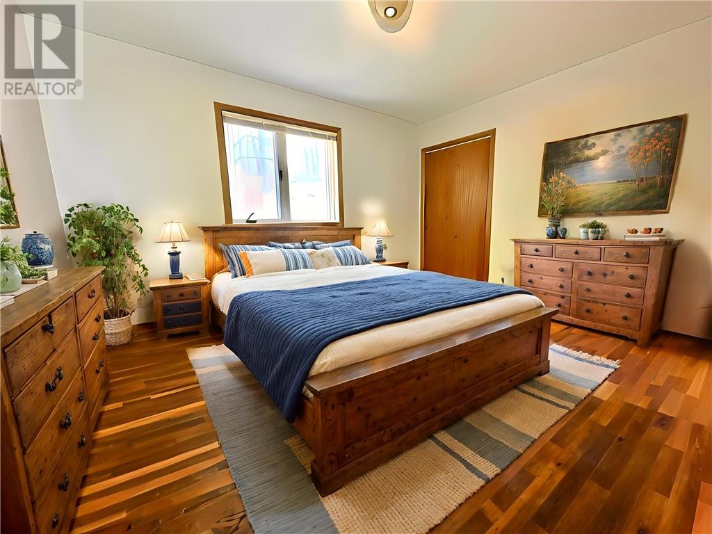 100 Limberlost Lane, Mindemoya, Ontario P0P 1S0 - Photo 18 - 2125506