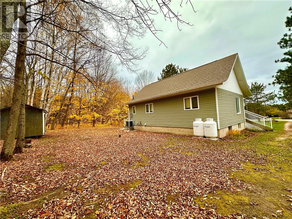 100 Limberlost Lane, Mindemoya, Ontario P0P 1S0 - Photo 32 - 2125506