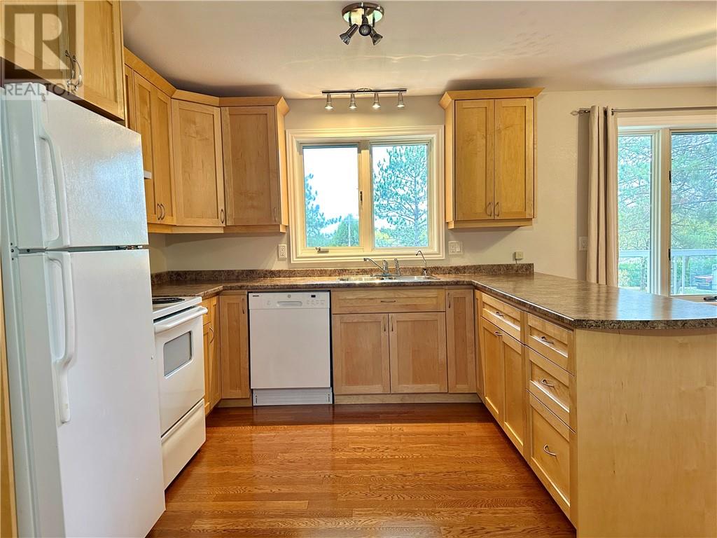 100 Limberlost Lane, Mindemoya, Ontario P0P 1S0 - Photo 9 - 2125506