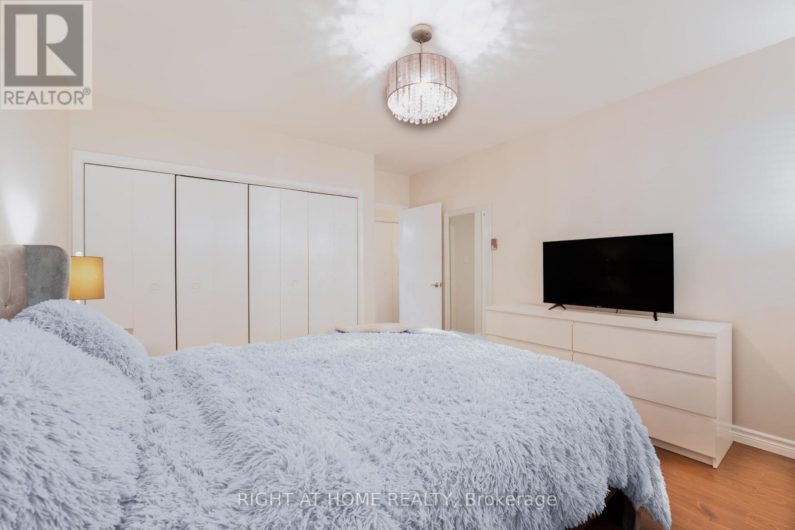 211 - 11 Woodman Drive S, Hamilton, Ontario  L8K 4E3 - Photo 13 - X12510982