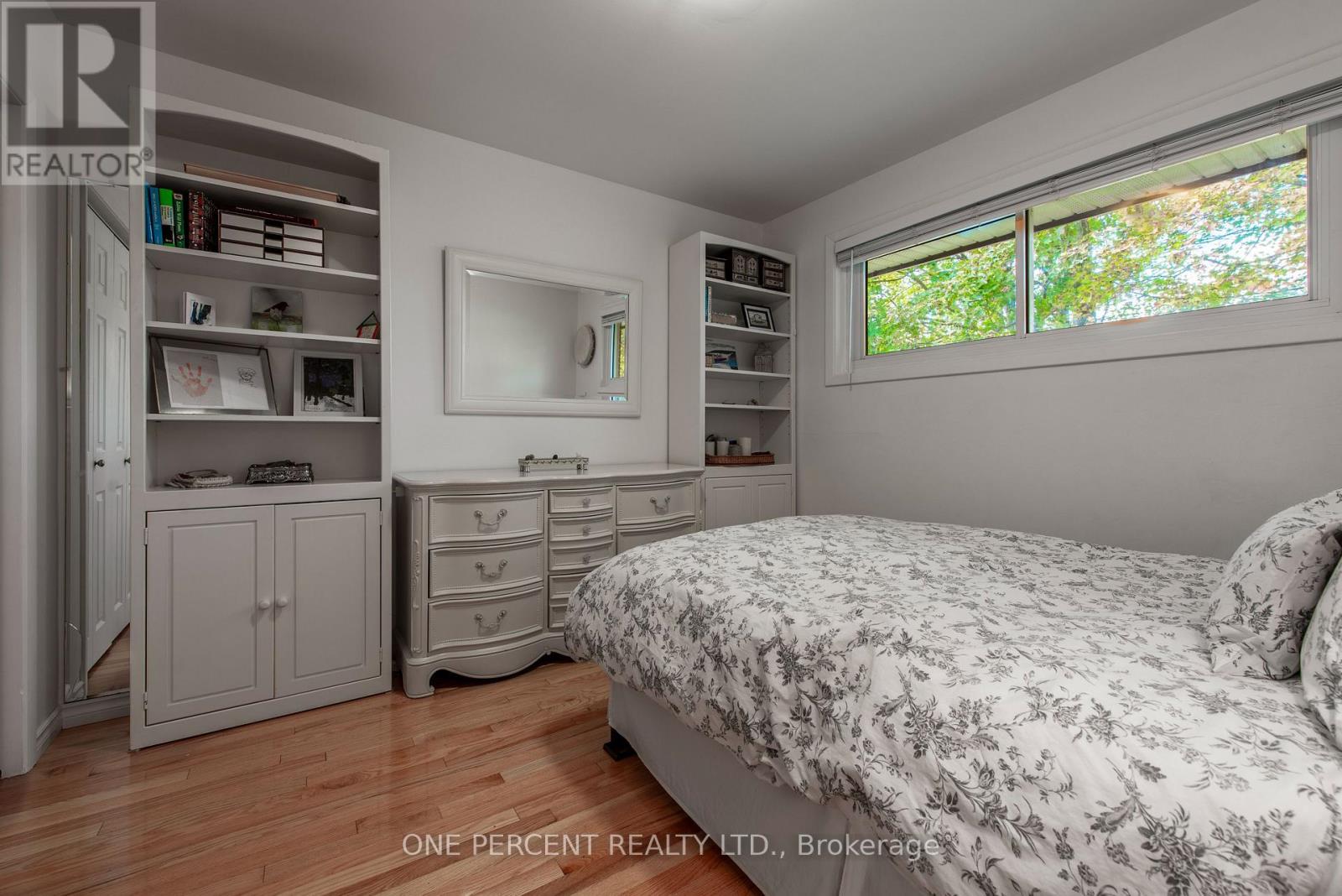 156 Waverley Drive, Guelph, Ontario  N1E 1H2 - Photo 12 - X12511014