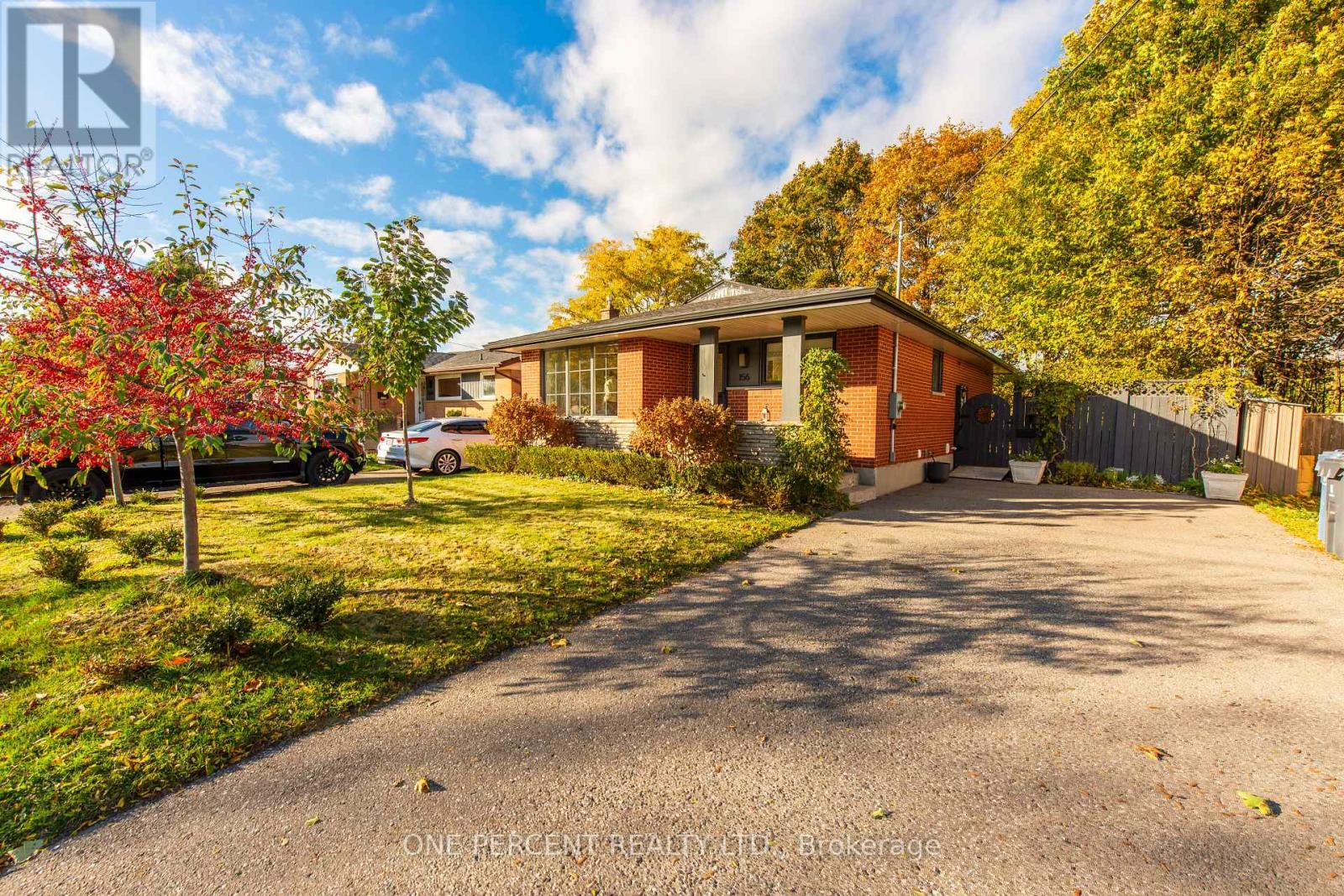 156 Waverley Drive, Guelph, Ontario  N1E 1H2 - Photo 2 - X12511014