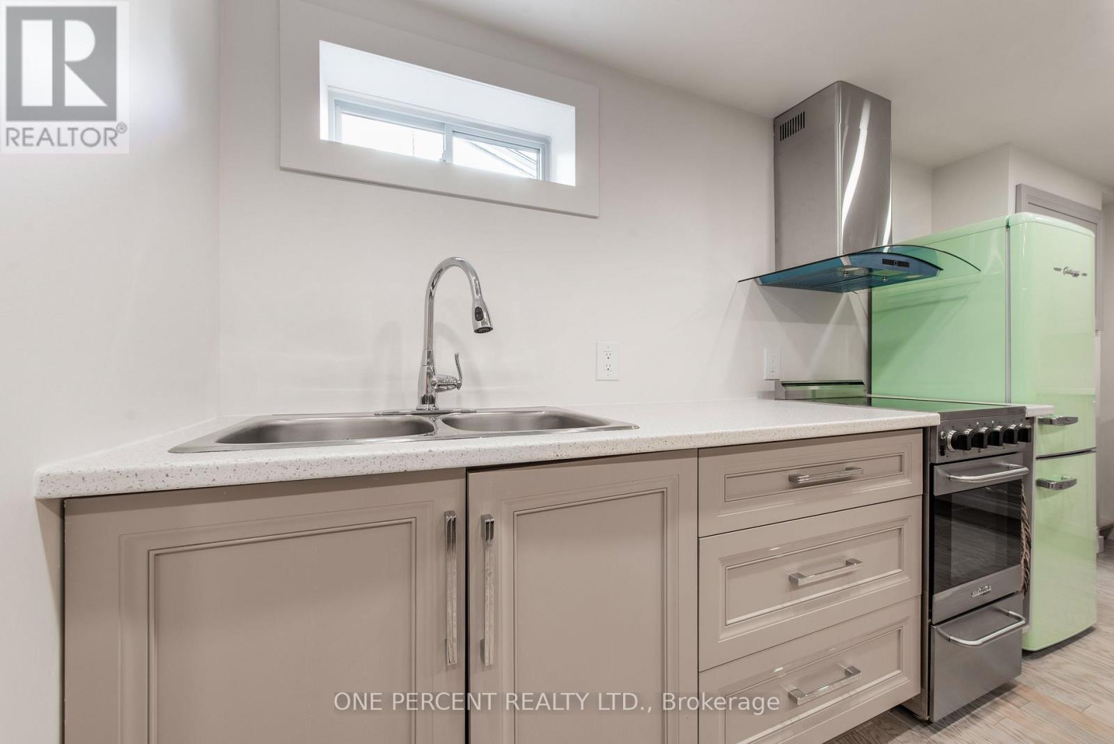 156 Waverley Drive, Guelph, Ontario  N1E 1H2 - Photo 22 - X12511014