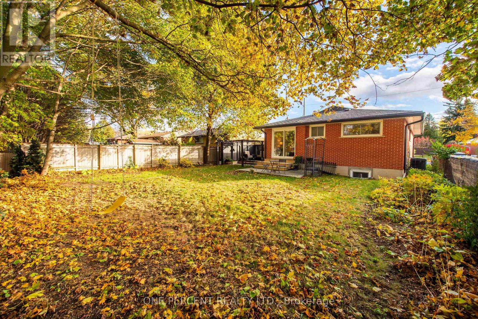 156 Waverley Drive, Guelph, Ontario  N1E 1H2 - Photo 36 - X12511014