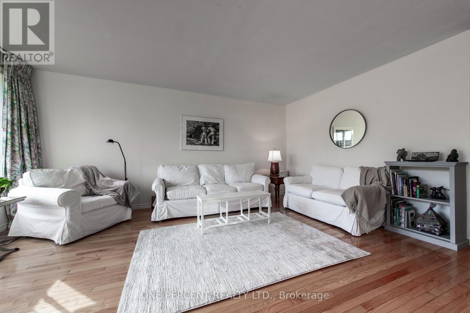 156 Waverley Drive, Guelph, Ontario  N1E 1H2 - Photo 5 - X12511014