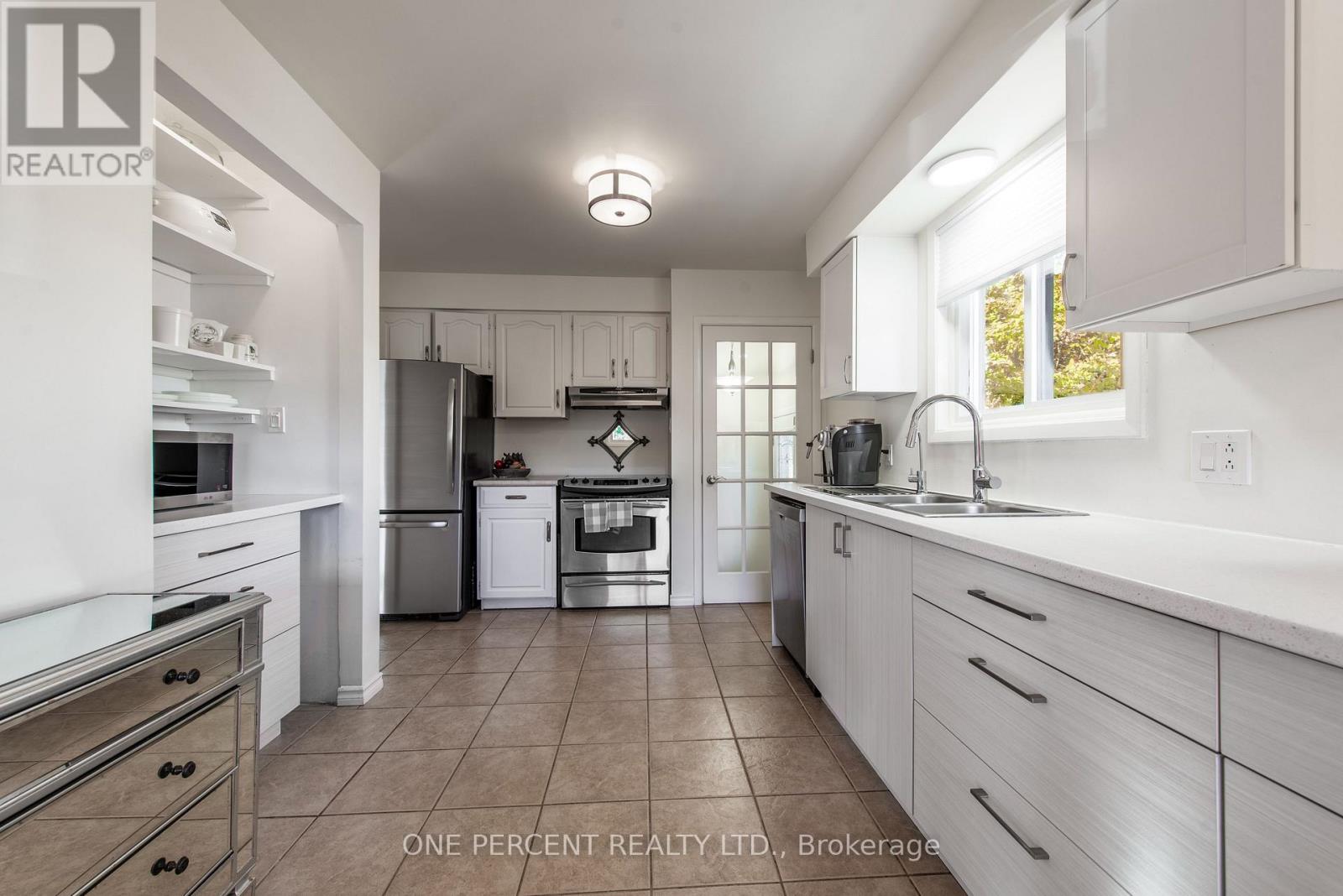 156 Waverley Drive, Guelph, Ontario  N1E 1H2 - Photo 7 - X12511014