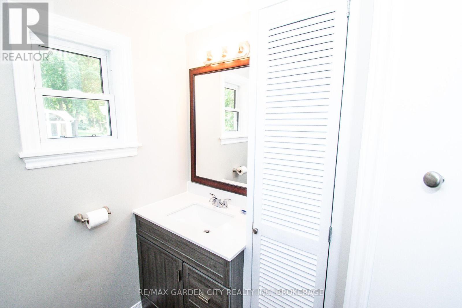 1171 Maple Street, Pelham, Ontario  L0S 1C0 - Photo 17 - X12336641