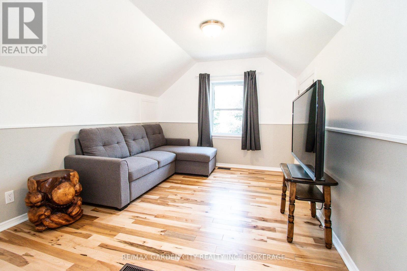 1171 Maple Street, Pelham, Ontario  L0S 1C0 - Photo 18 - X12336641