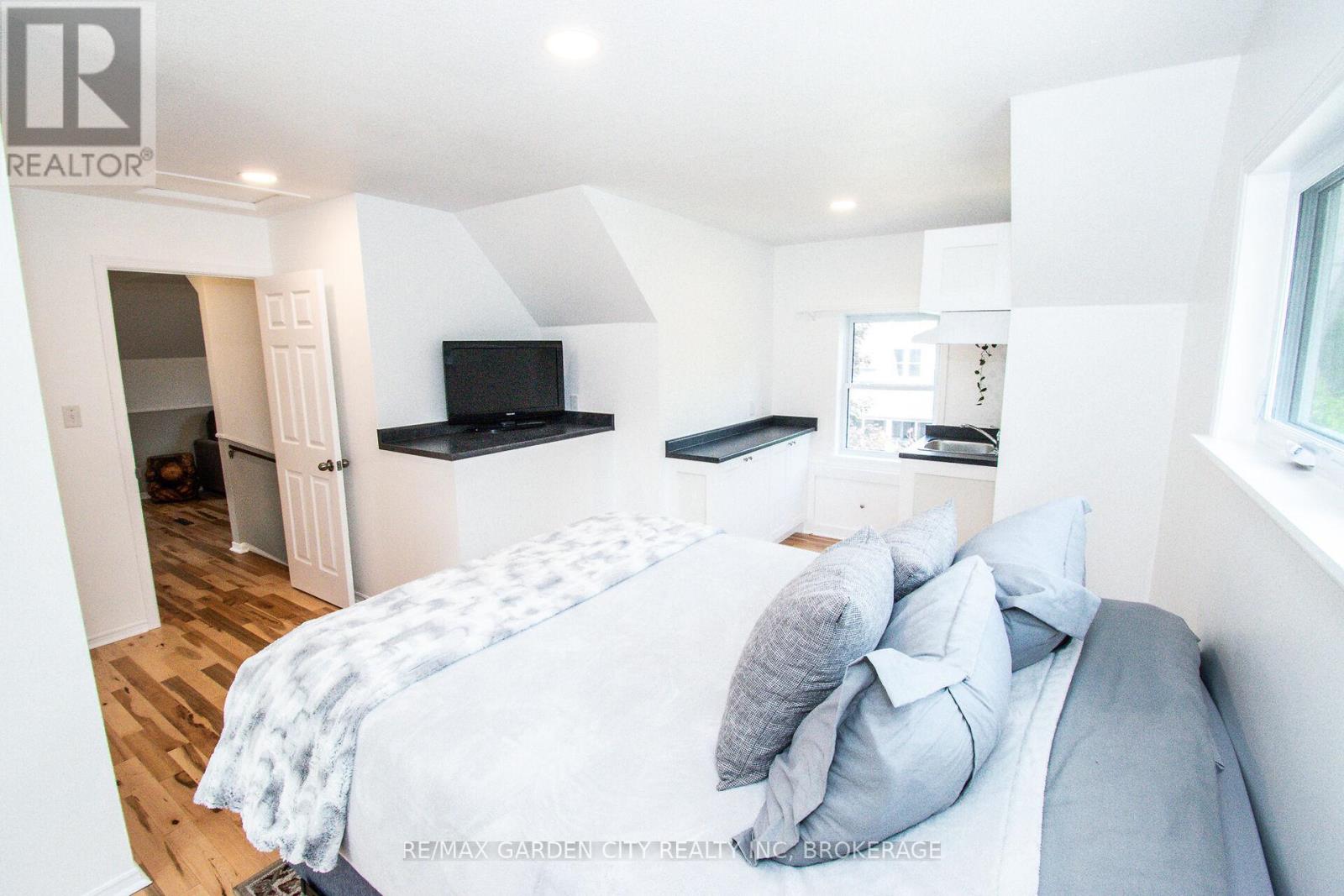 1171 Maple Street, Pelham, Ontario  L0S 1C0 - Photo 22 - X12336641