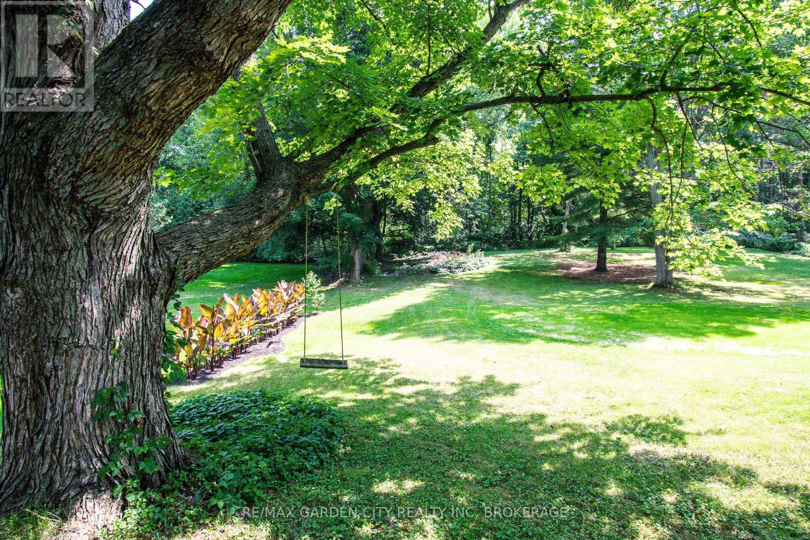 1171 Maple Street, Pelham, Ontario  L0S 1C0 - Photo 38 - X12336641