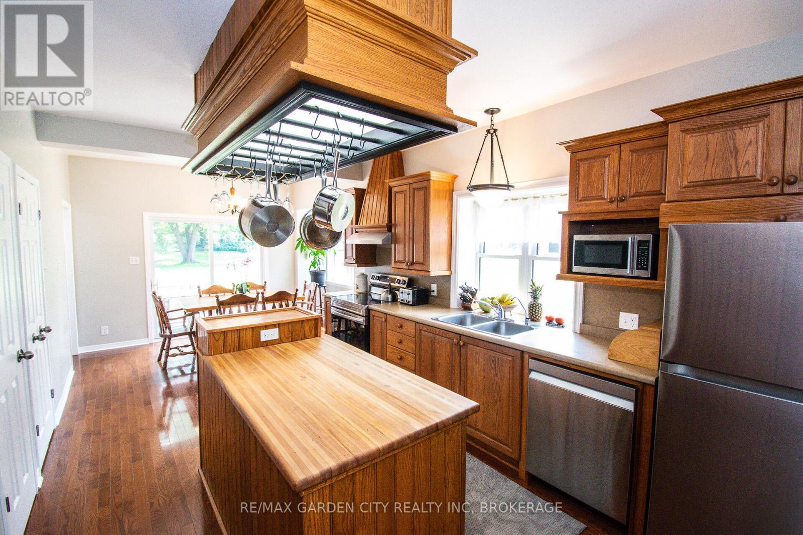 1171 Maple Street, Pelham, Ontario  L0S 1C0 - Photo 9 - X12336641