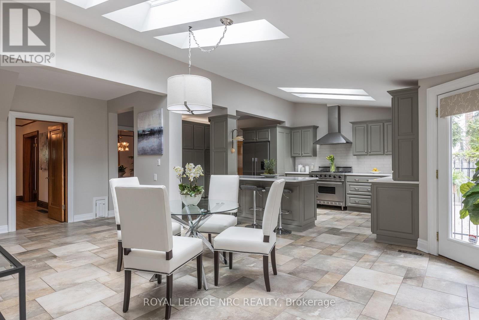 57 Hillcrest Avenue, St. Catharines, Ontario L2R 4Y3 - Photo 23 - X12511048