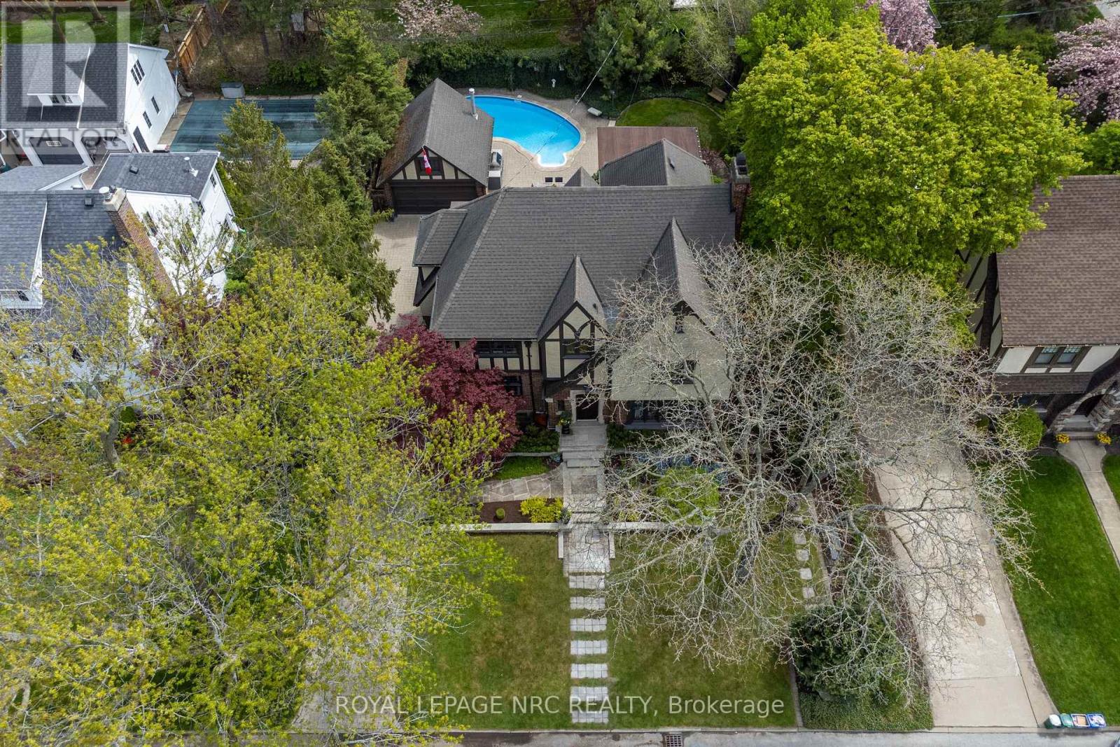 57 Hillcrest Avenue, St. Catharines, Ontario L2R 4Y3 - Photo 3 - X12511048