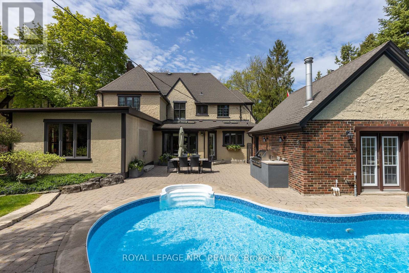 57 Hillcrest Avenue, St. Catharines, Ontario L2R 4Y3 - Photo 6 - X12511048