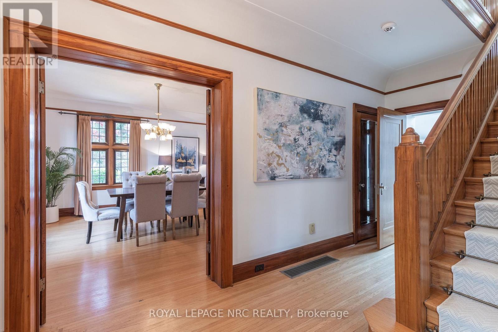 57 Hillcrest Avenue, St. Catharines, Ontario L2R 4Y3 - Photo 9 - X12511048