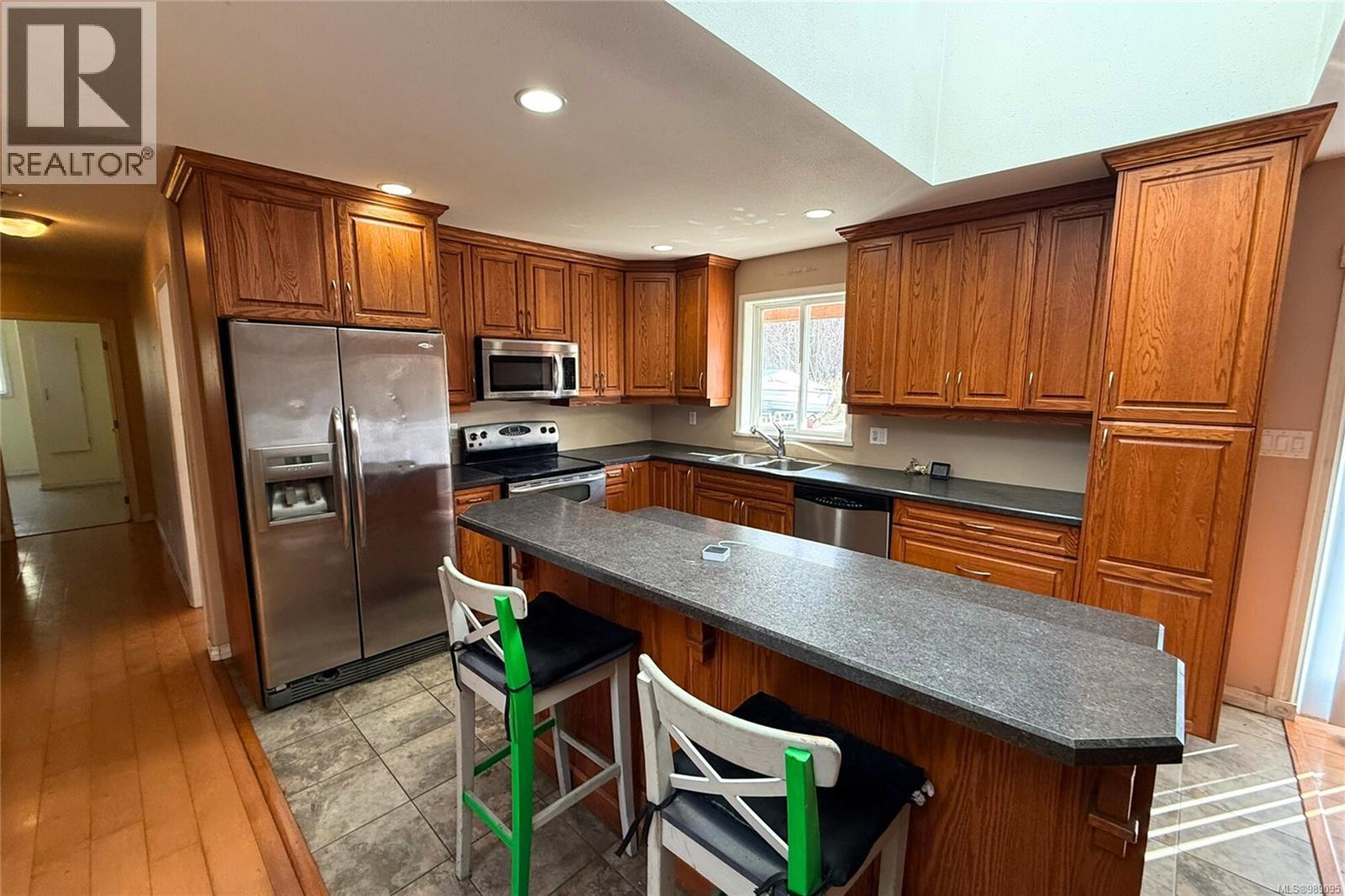 2450/2440 Whistler Rd W, Qualicum Beach, British Columbia  V9K 2A6 - Photo 9 - 989095