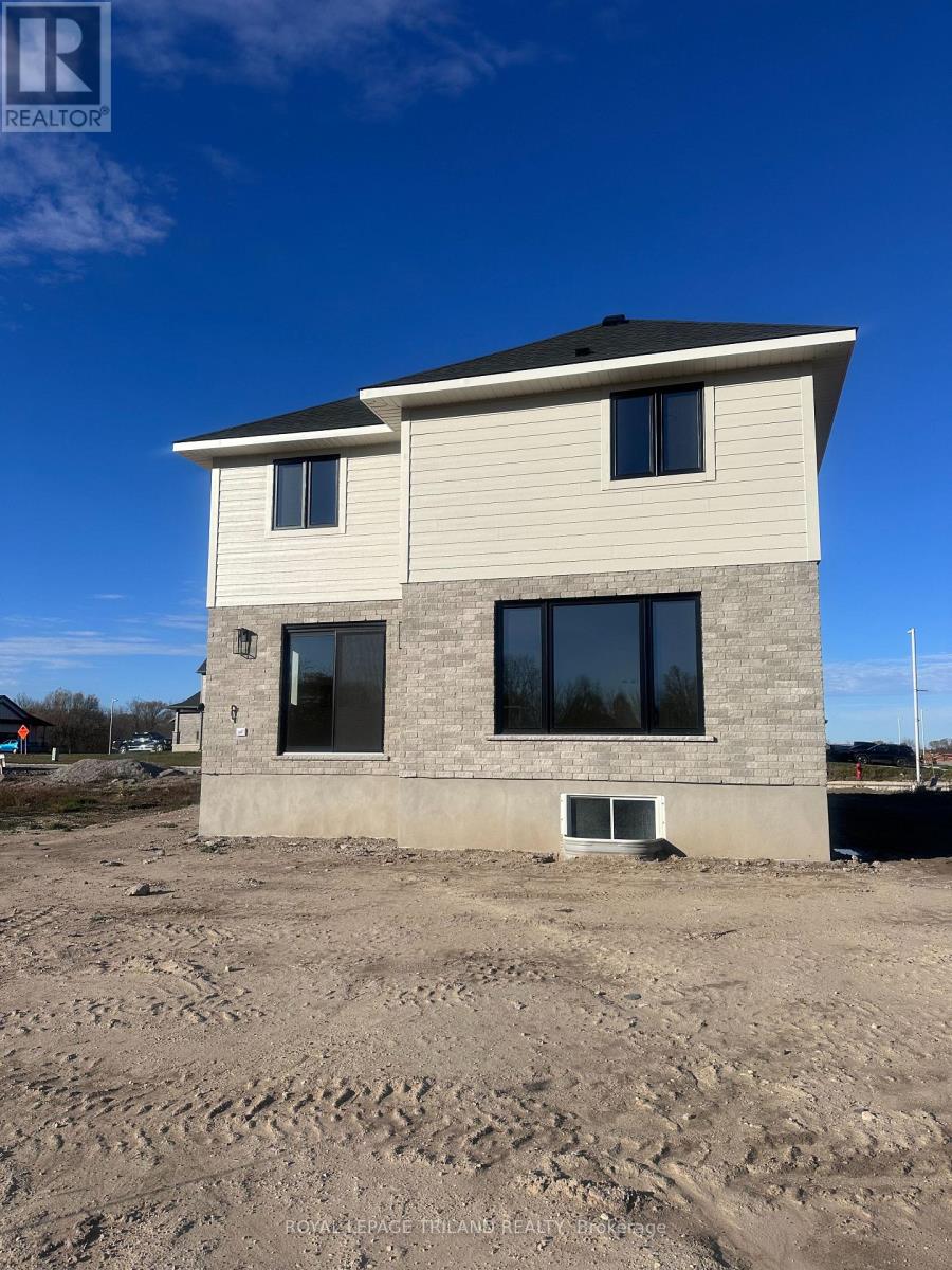 116 Aspen Parkway, Aylmer, Ontario  N5H 3H7 - Photo 3 - X12434340