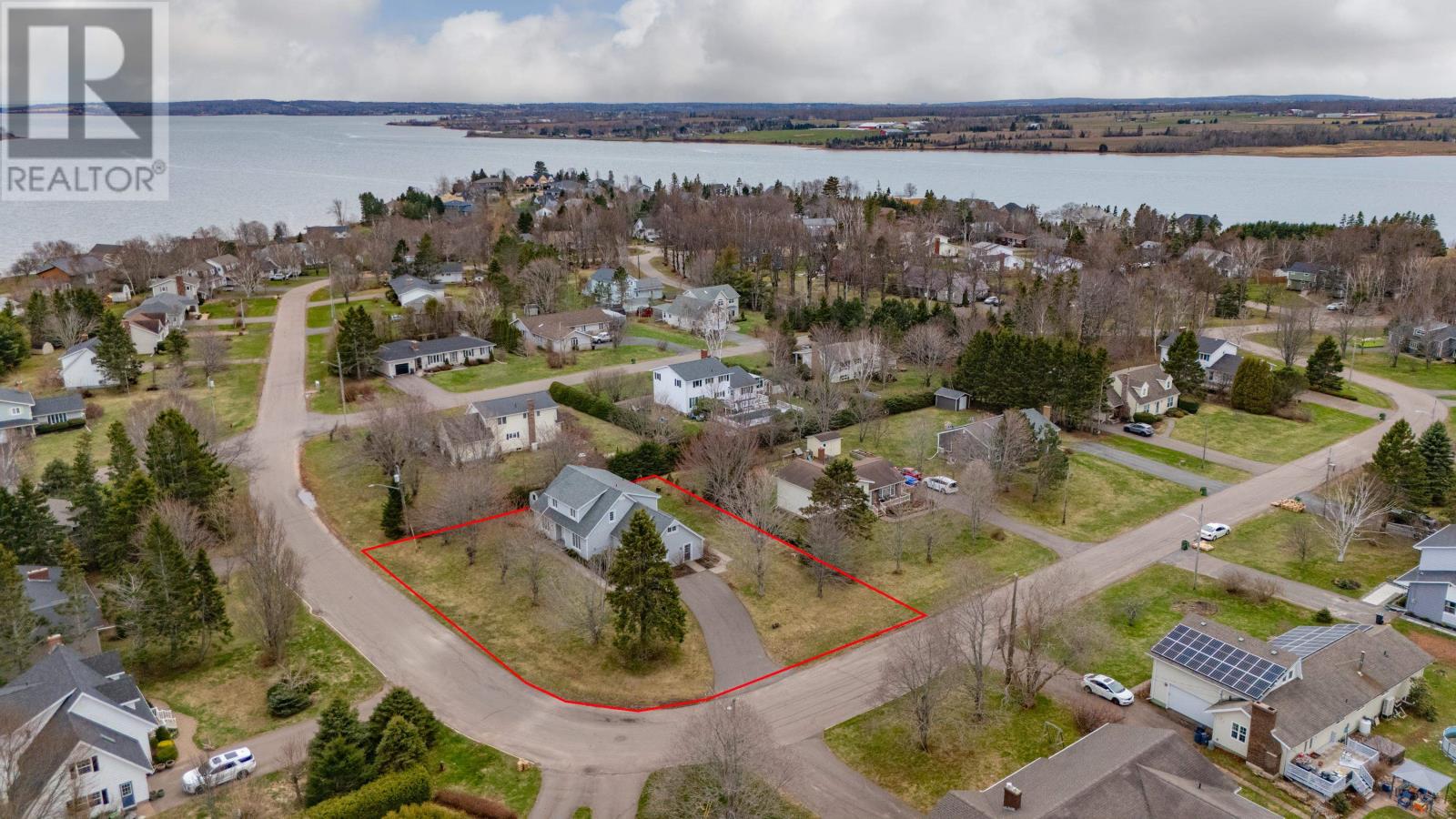 40 Bardin Crescent, Charlottetown, Prince Edward Island  C1E 1N2 - Photo 2 - 202527311