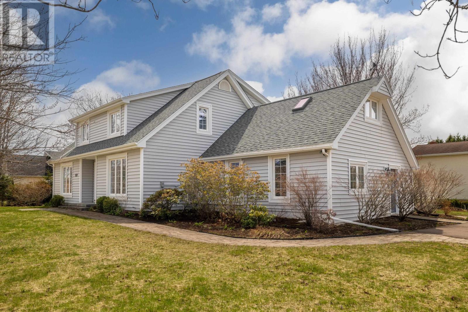 40 Bardin Crescent, Charlottetown, Prince Edward Island  C1E 1N2 - Photo 6 - 202527311