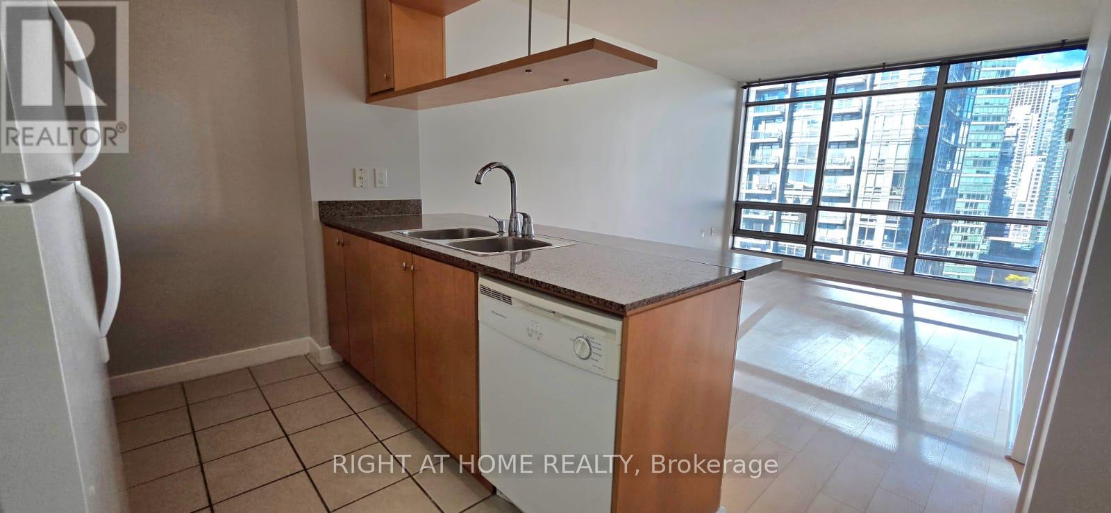 1809 - 5 Mariner Terrace, Toronto, Ontario  M5V 3V6 - Photo 8 - C12511050