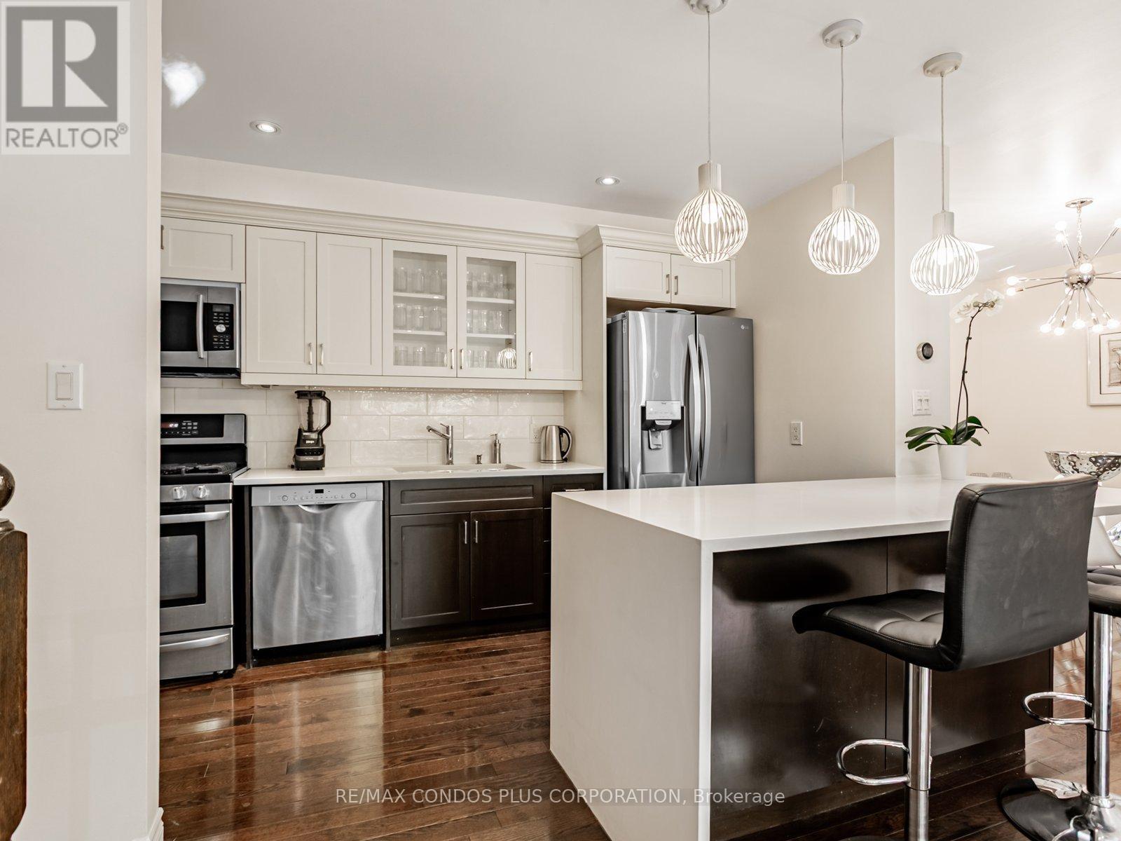 F - 346 Jarvis Street, Toronto, Ontario  M4Y 2G6 - Photo 11 - C12511062