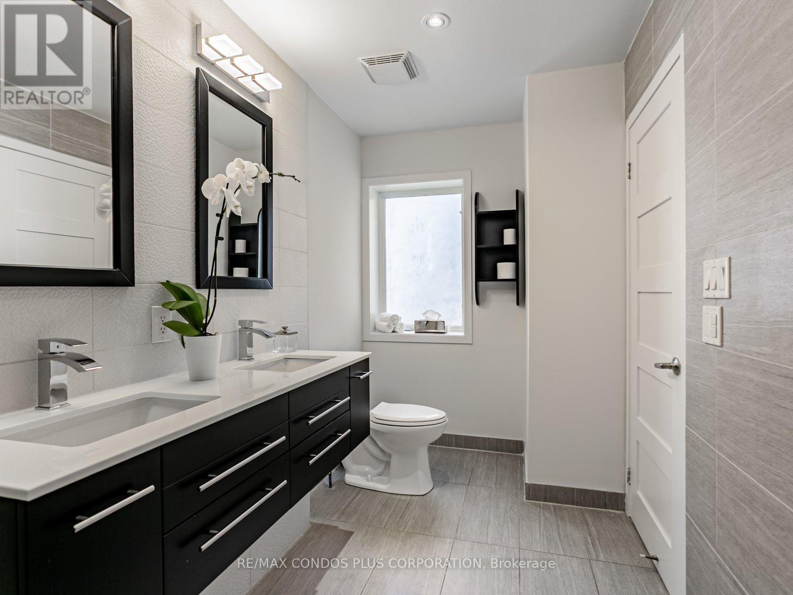 F - 346 Jarvis Street, Toronto, Ontario  M4Y 2G6 - Photo 25 - C12511062