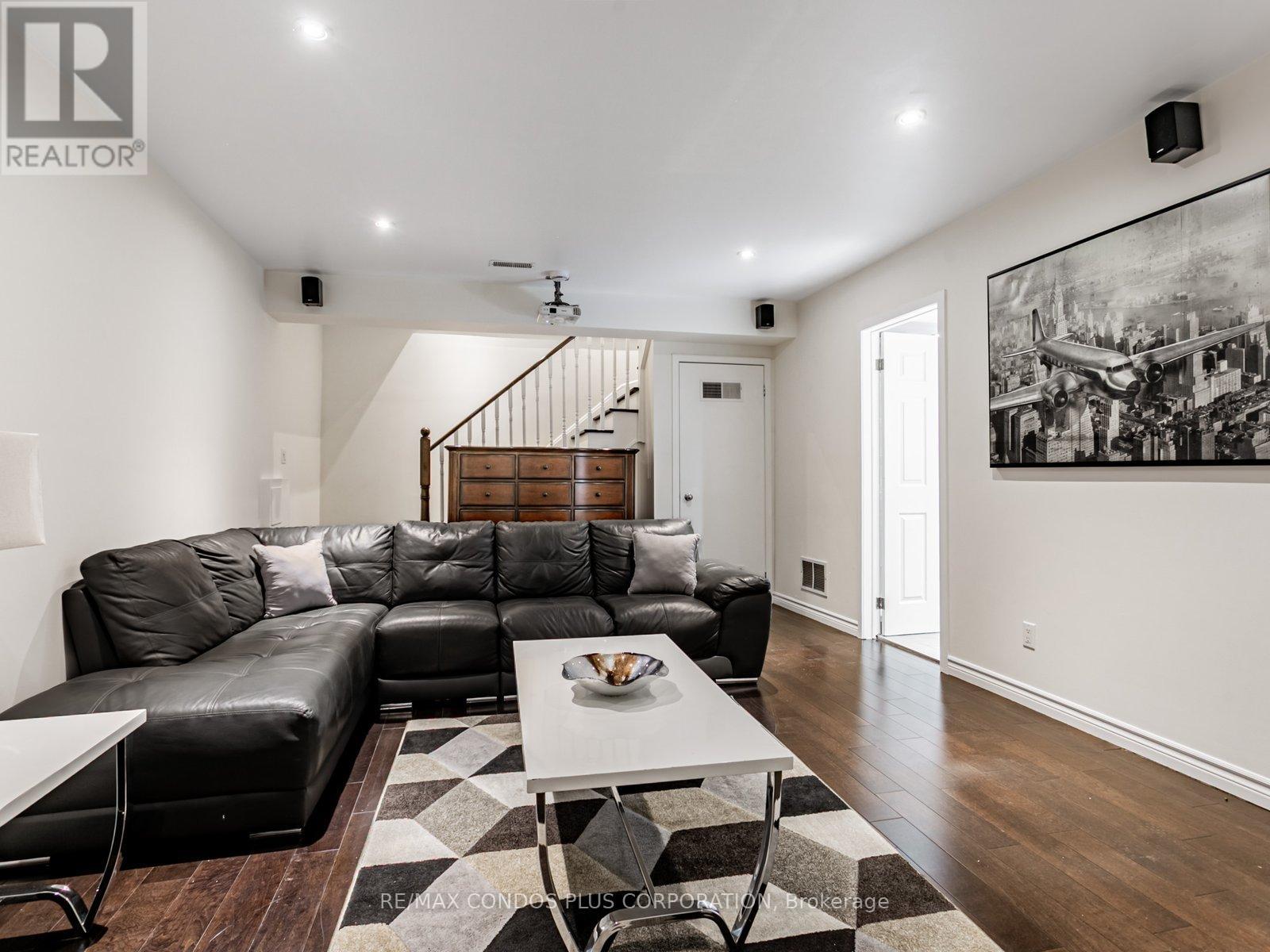 F - 346 Jarvis Street, Toronto, Ontario  M4Y 2G6 - Photo 32 - C12511062