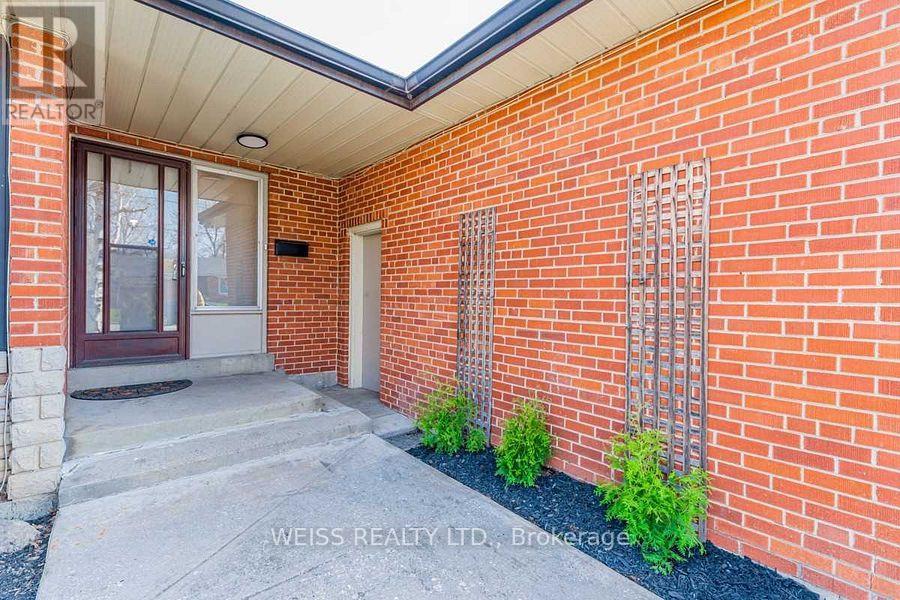 3 Acton Avenue, Toronto, Ontario  M3H 4G6 - Photo 4 - C12511070