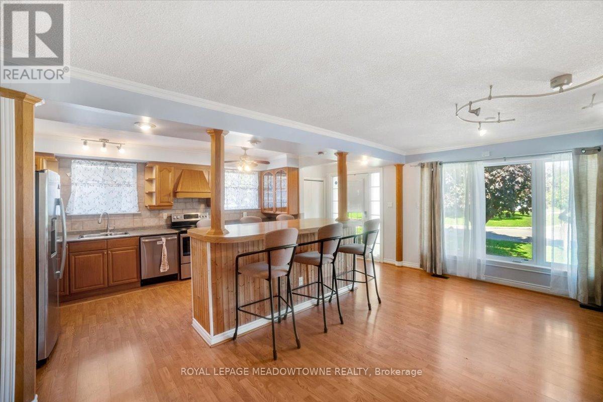 9 Welbeck Drive, Brampton, Ontario  L6X 2K9 - Photo 8 - W12373794