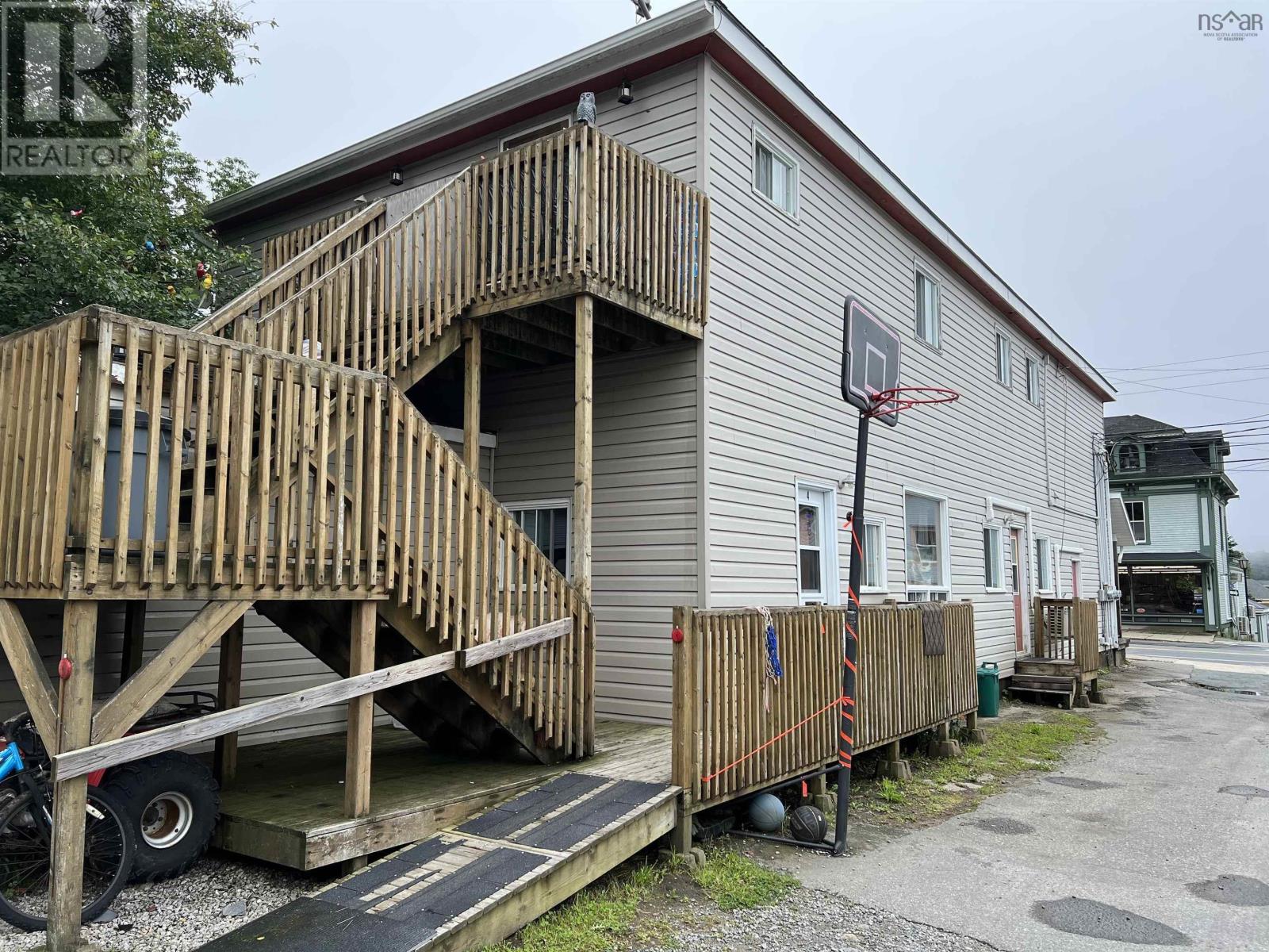 150 Water Street, Shelburne, Nova Scotia  B0T 1W0 - Photo 2 - 202518332