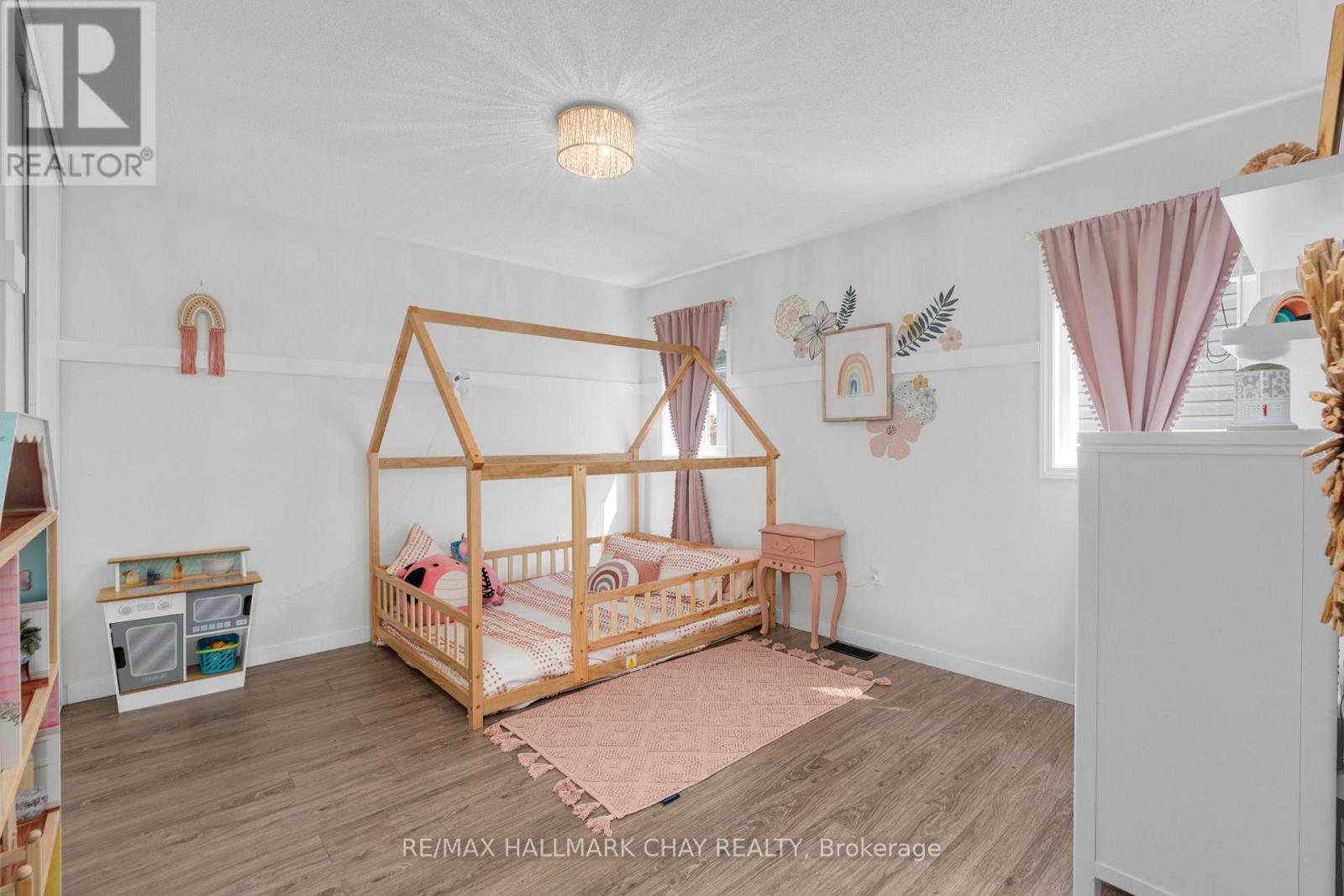 204 Forest Crescent, Clearview (Stayner), Ontario  L0M 1S0 - Photo 14 - S12511056