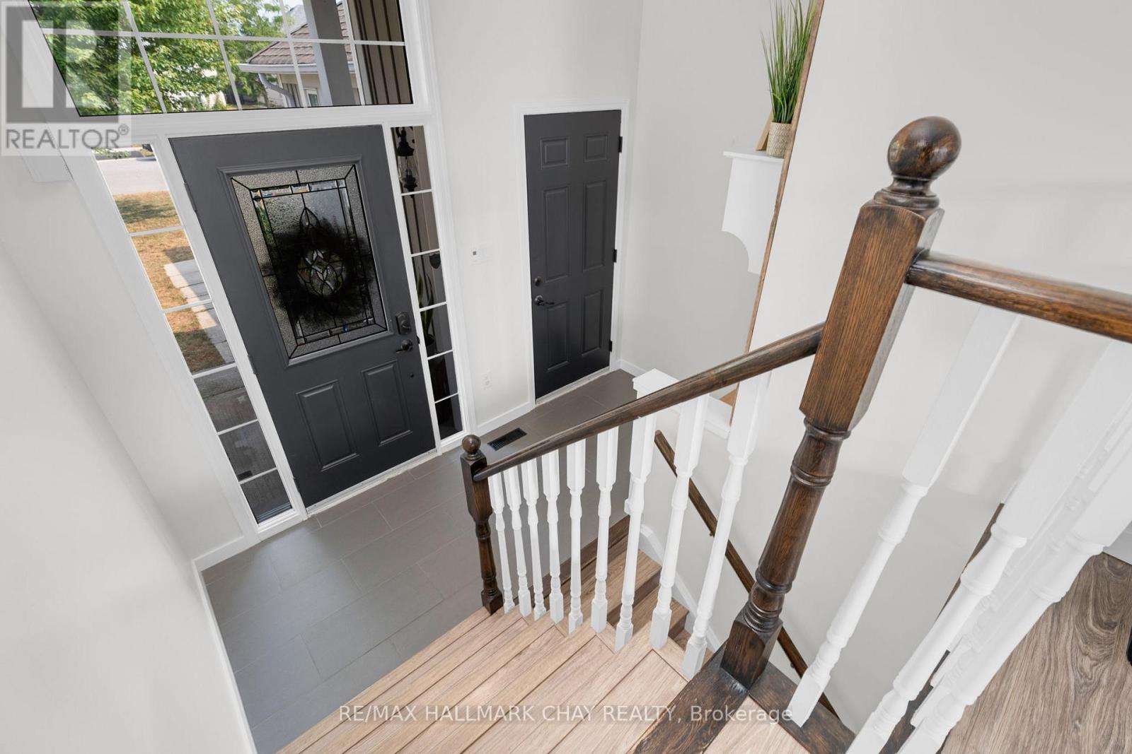 204 Forest Crescent, Clearview (Stayner), Ontario  L0M 1S0 - Photo 5 - S12511056