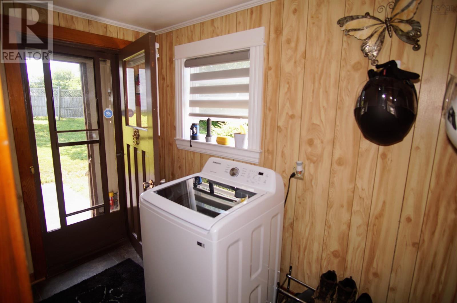 504 Highway 335,, West Pubnico, Nova Scotia  B0W 3S0 - Photo 21 - 202518938