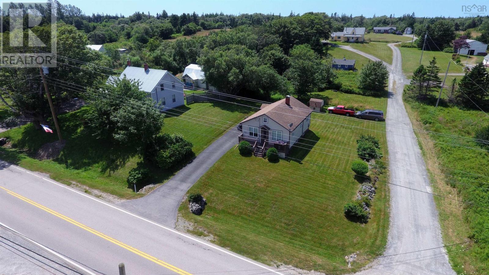 504 Highway 335,, West Pubnico, Nova Scotia  B0W 3S0 - Photo 4 - 202518938