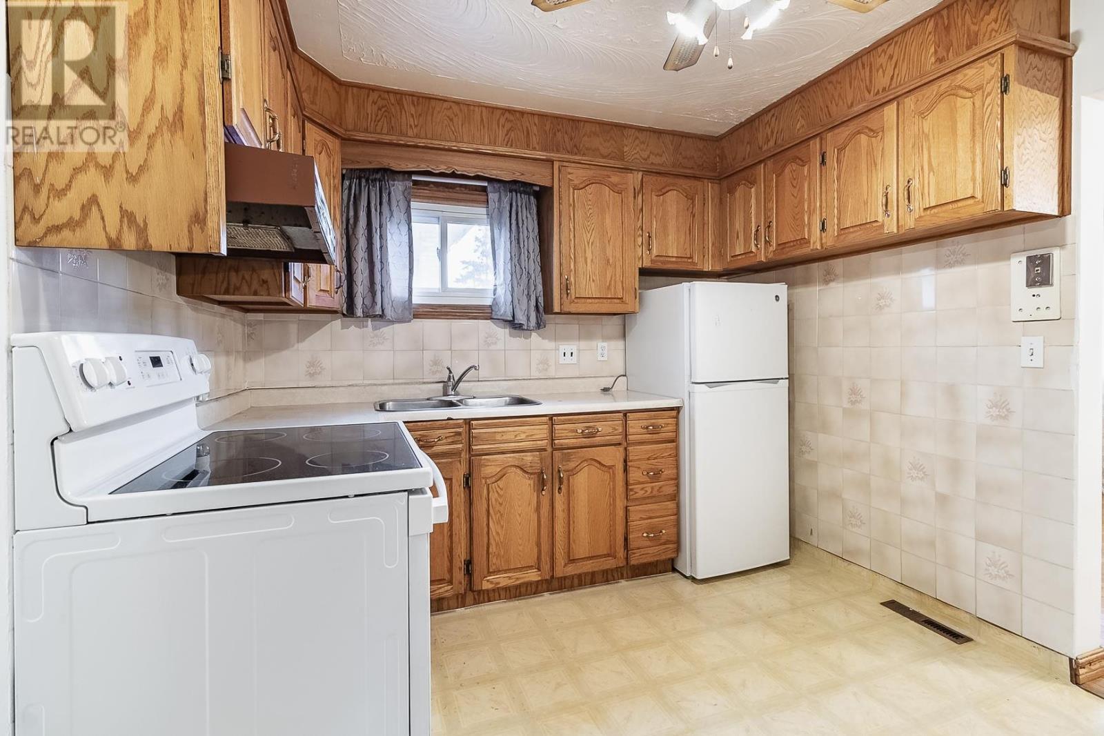 554 Douglas St, Sault Ste. Marie, Ontario P6C 1V1 - Photo 16 - SM252527