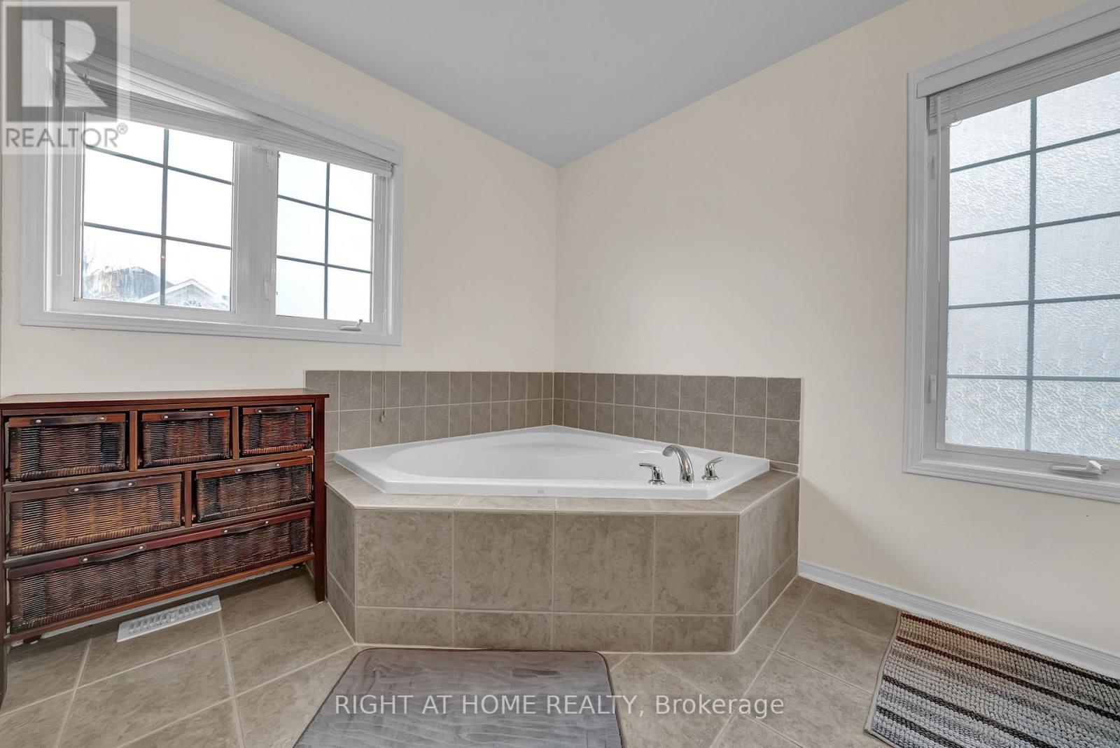 158 Dadson Drive, Clarington (Bowmanville), Ontario  L1C 5H9 - Photo 27 - E12511184