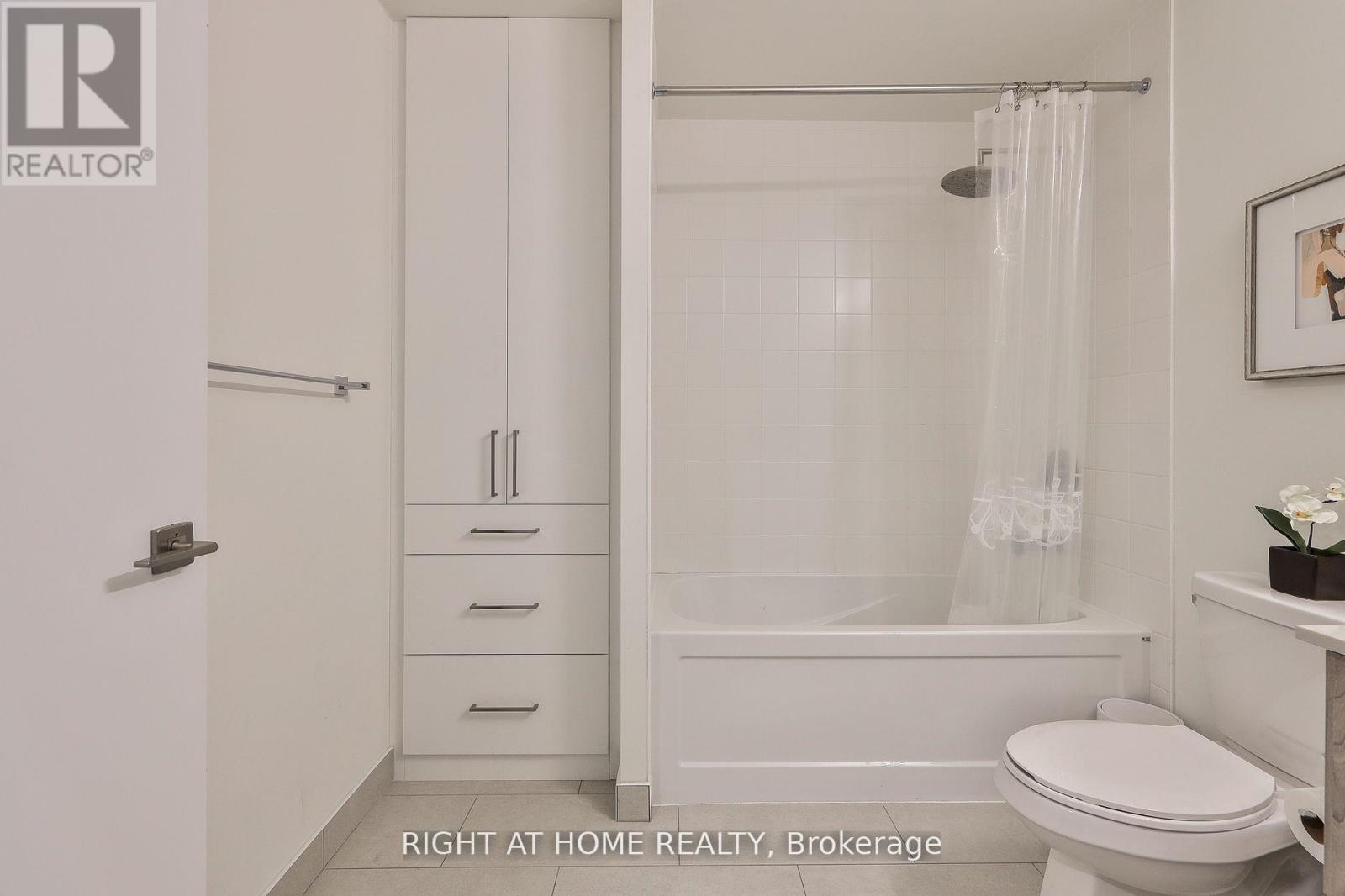 410 - 430 Roncesvalles Avenue, Toronto, Ontario  M6R 0A6 - Photo 16 - W12511054