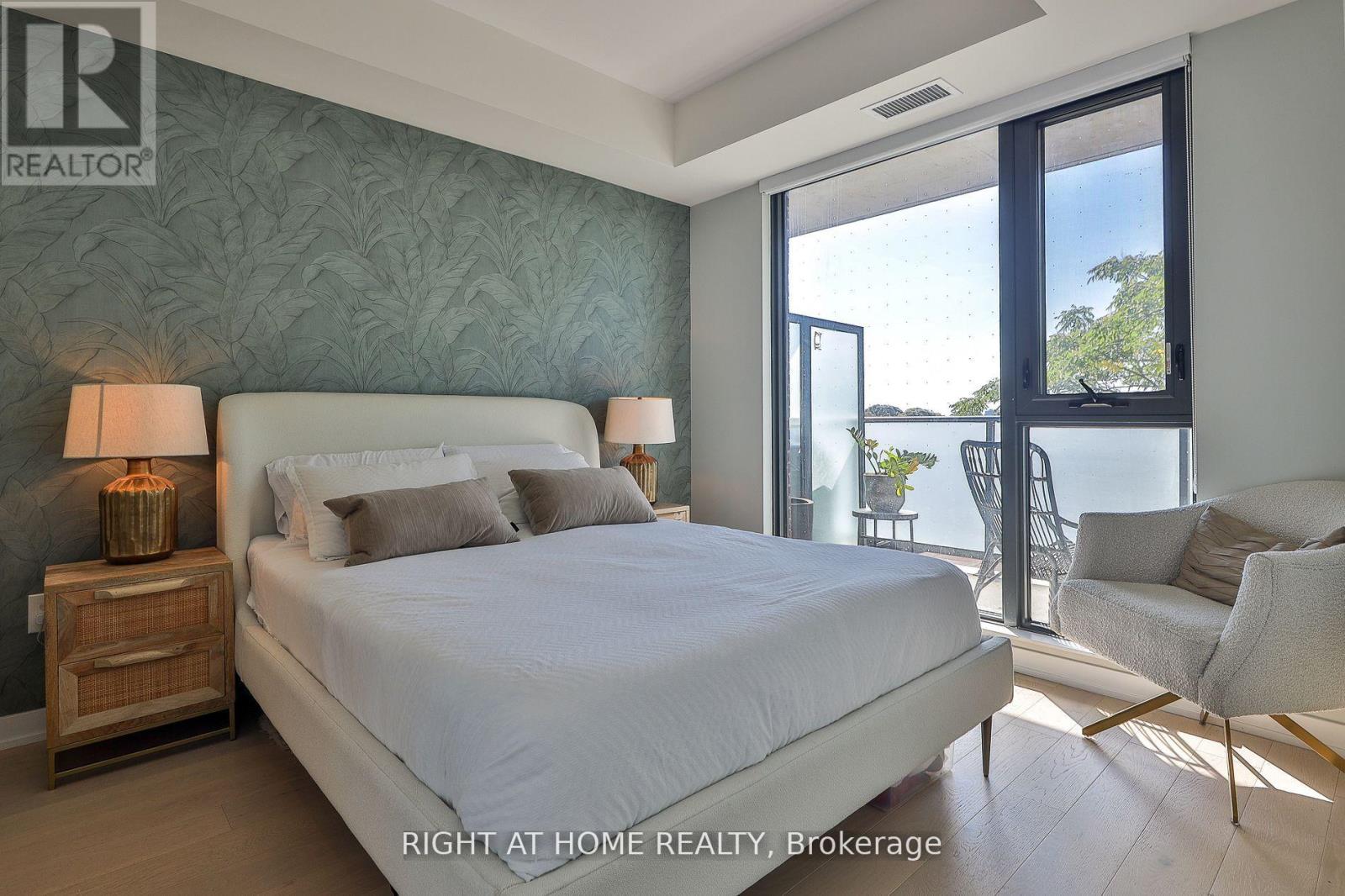 410 - 430 Roncesvalles Avenue, Toronto, Ontario  M6R 0A6 - Photo 8 - W12511054