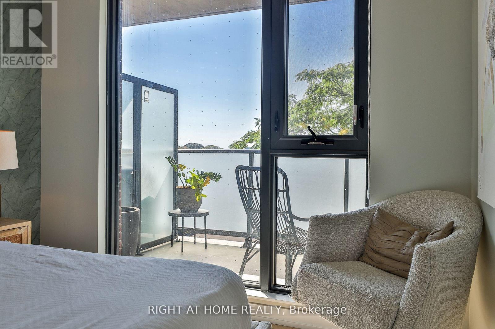 410 - 430 Roncesvalles Avenue, Toronto, Ontario  M6R 0A6 - Photo 9 - W12511054