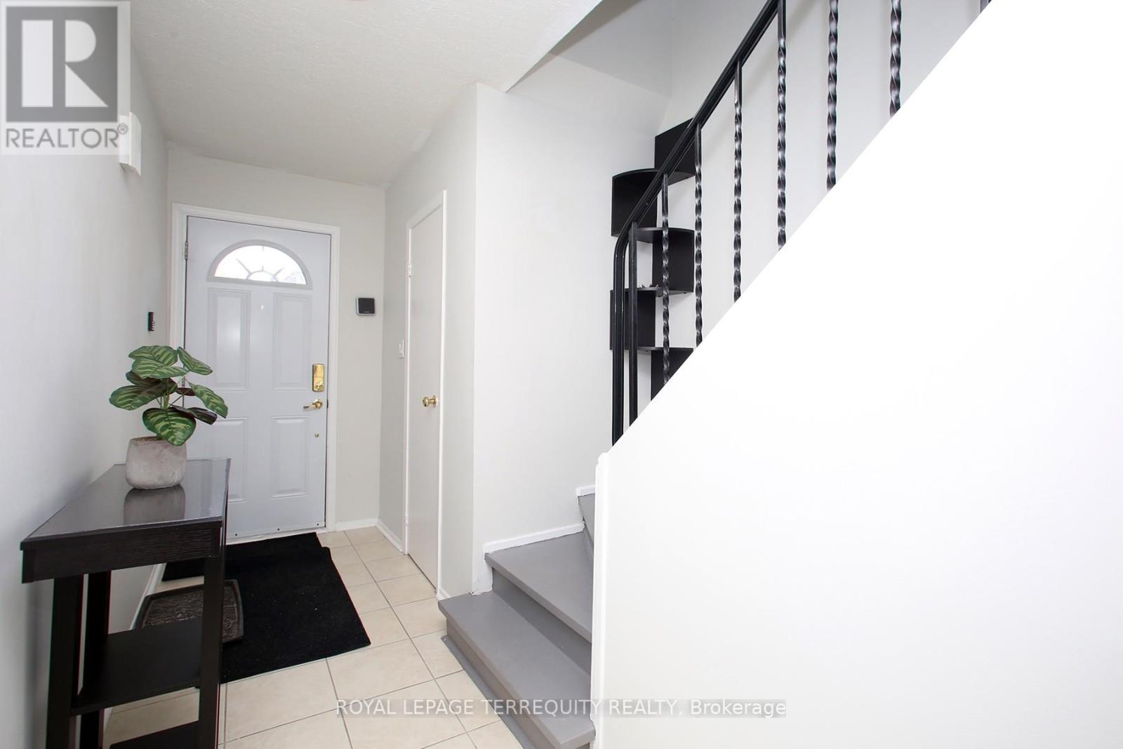 139 Huntingdale Boulevard, Toronto, Ontario  M1W 1T2 - Photo 3 - E12389994