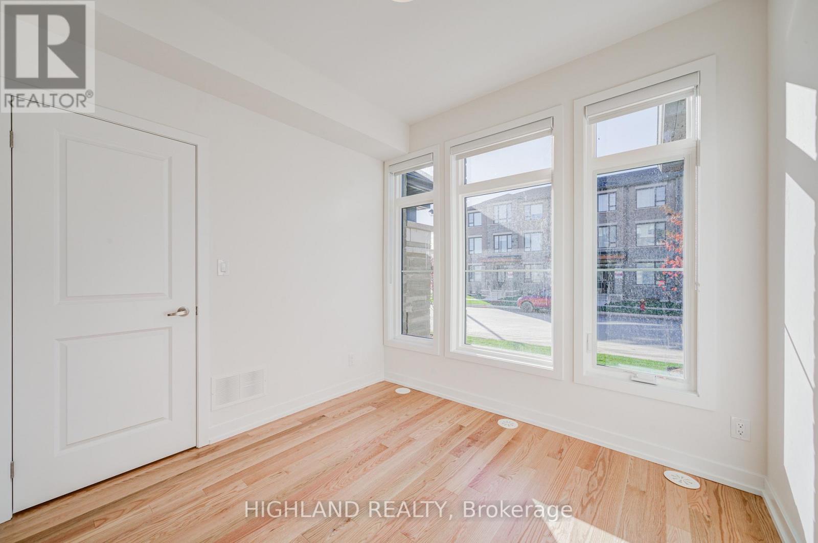 1118 Wheat Boom Drive, Oakville, Ontario  L6H 7W4 - Photo 8 - W12491692